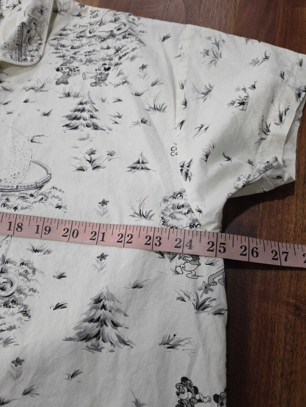 Walt Disney World Vintage Sleep Shirt White with Black Scenic Toile Print XL - Picture 4 of 10